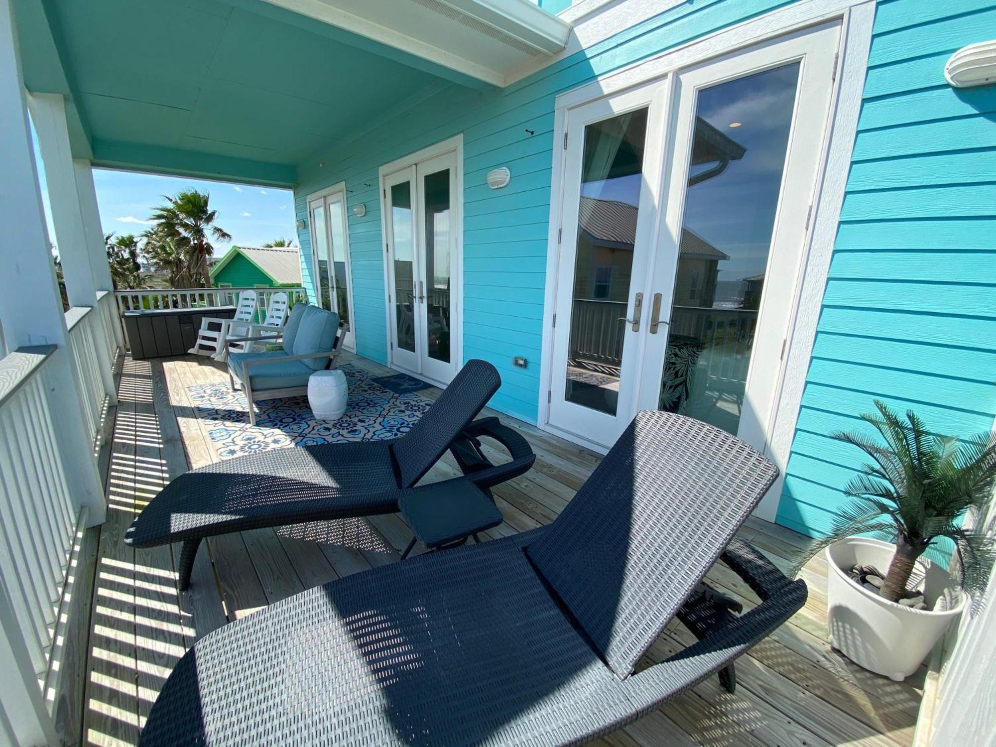 Beachside Paradise Retreat With Luxury Villa Galveston Exterior foto